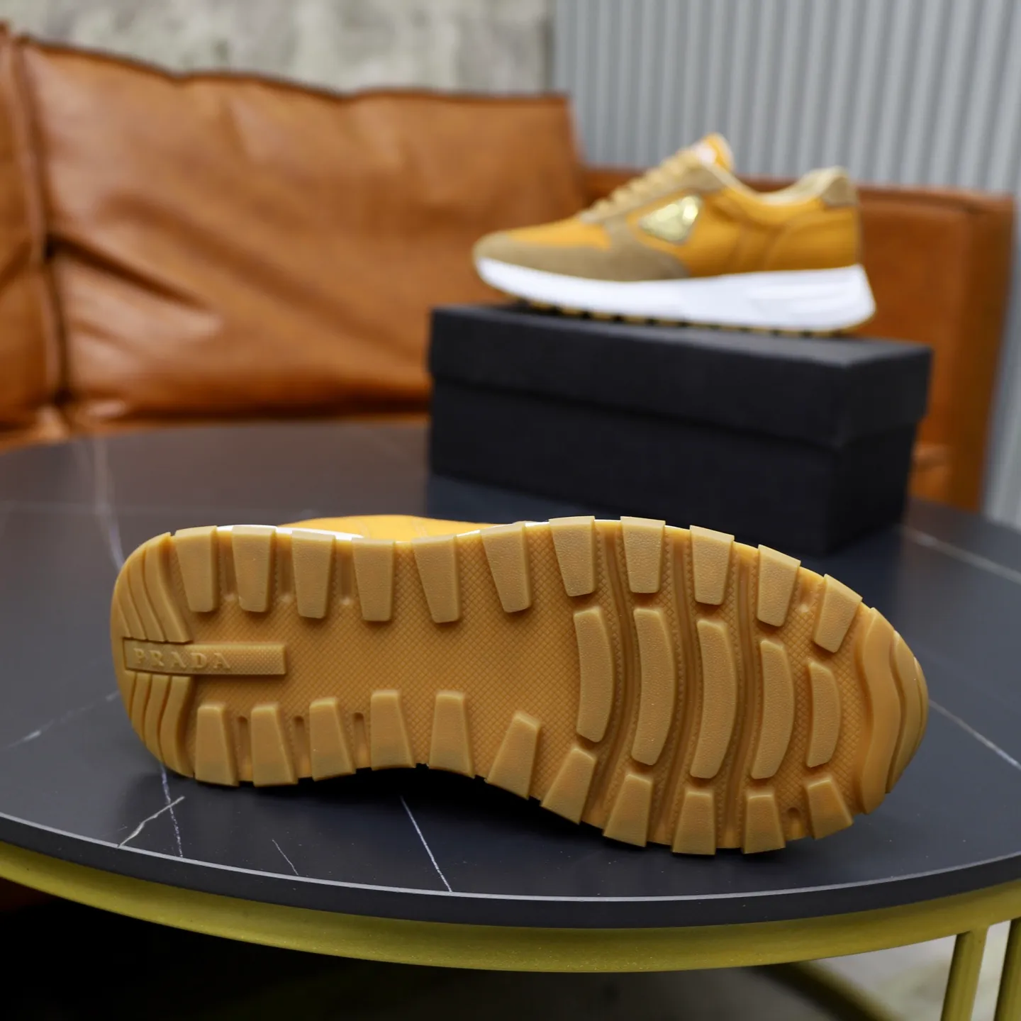 Men's shoes 💰462💰🙅‍♂️🙅‍♂️🙅‍♂️ Brand: PRADA Standard code: 38–44 (45 can be customized) Grade: Same as the official website Material: Original cowhide fabric Comfortable sheepskin lining Lightweight and wear-resistant outsole Style category: Men's fashionable casual shoes and boots Running sneakers Distinguished luxury brand elements Top luxury Color: actual picture color
